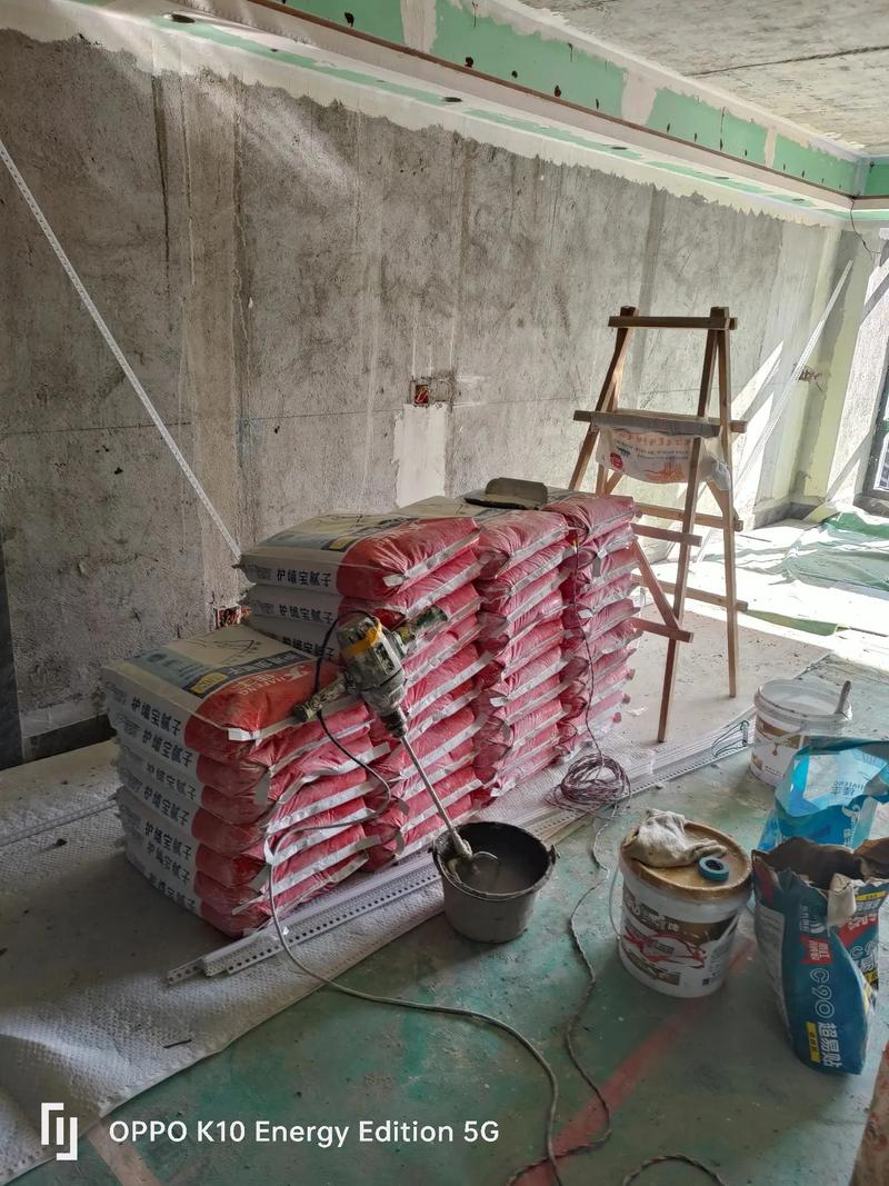 工地日記 膩?zhàn)臃凼┕みM(jìn)行時(shí)，細(xì)說施工材料的選用與工序